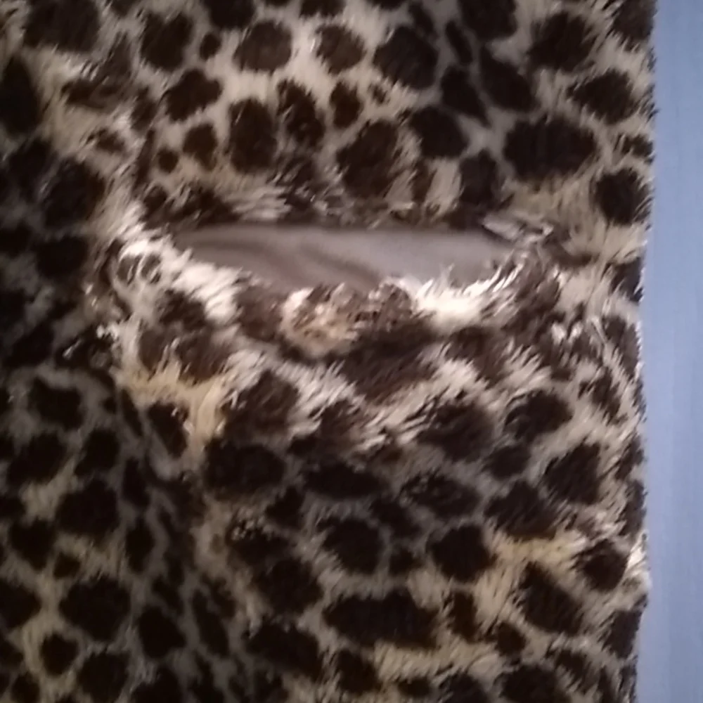FINAL MARKDOWN Old navy hooded leopard sleeper 0-3 months